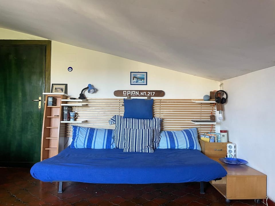 CINEMAHOUSE TerraceMare - Your GreekStyleAttic with MaxiTV! Apartment in Lazio