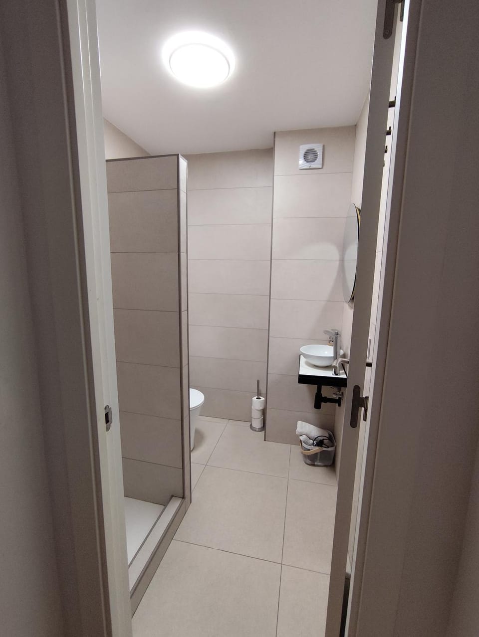 Apartamento cerca del centro y de la estación Santa Justa a pie, 1 plaza de Parking gratis Apartment in Seville