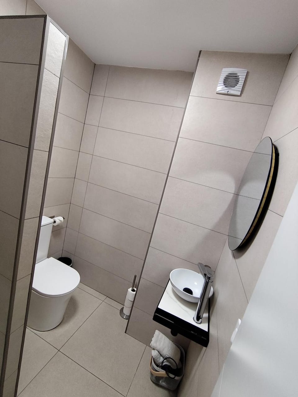 Apartamento cerca del centro y de la estación Santa Justa a pie, 1 plaza de Parking gratis Apartment in Seville