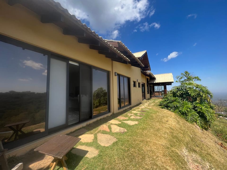 Paraíso do Morro dos Ventos House in Chapada dos Guimarães