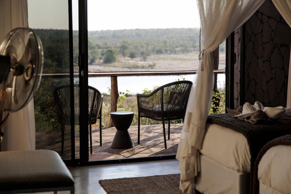 Patio, Natural landscape, View (from property/room), Balcony/Terrace, Seating area, Lake view