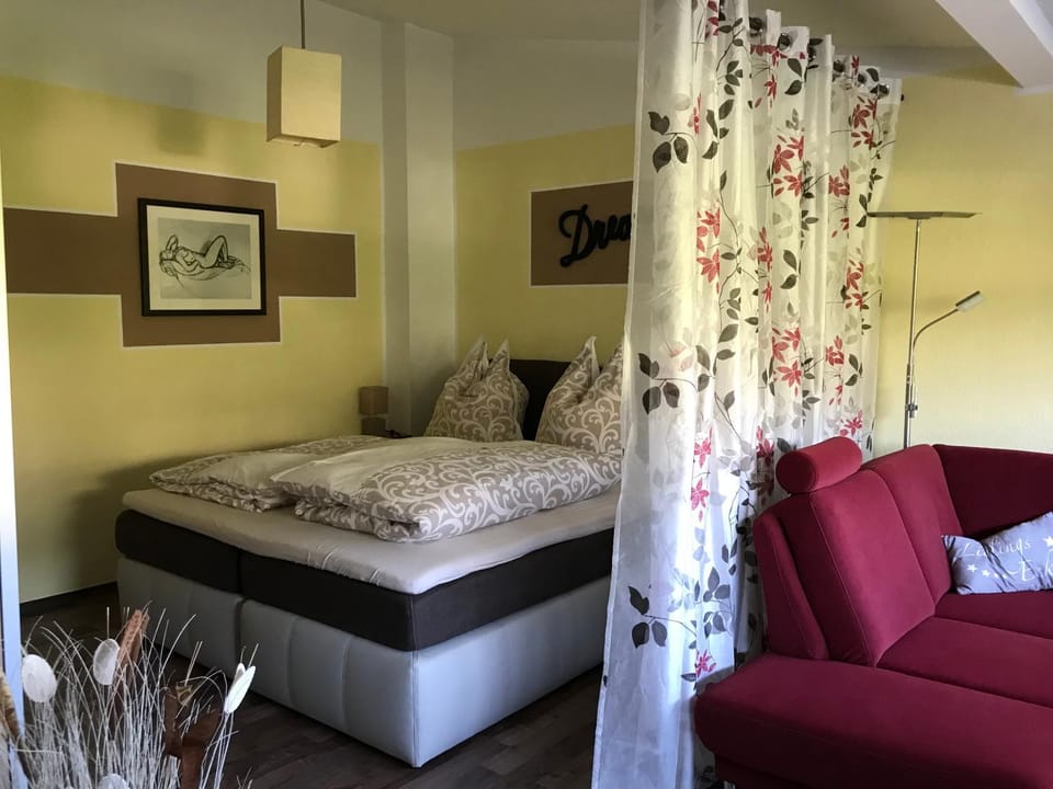 Photo of the whole room, Seating area, Bedroom