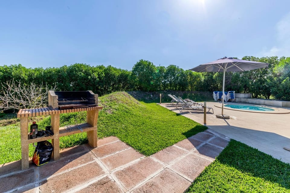 BBQ facilities, Garden, Kitchen or kitchenette, Garden view, Pool view, Swimming pool, sunbed