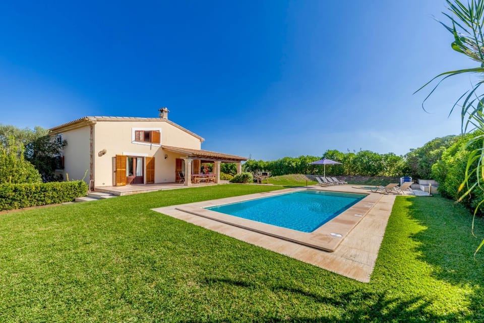 Property building, Garden, Garden view, Pool view, sunbed