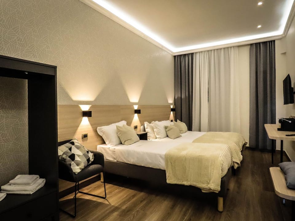 Photo of the whole room, Bedroom