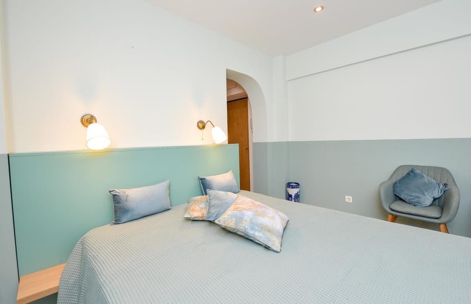 Victoriei_Majestic Apartment in Bucharest