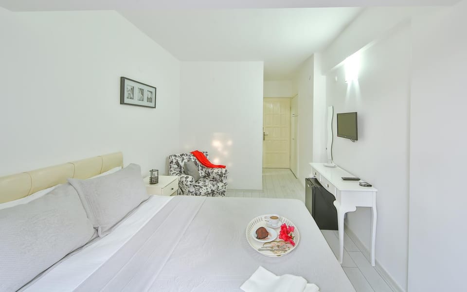 Kiraz Butik Hotel Bed and Breakfast in Alaçatı