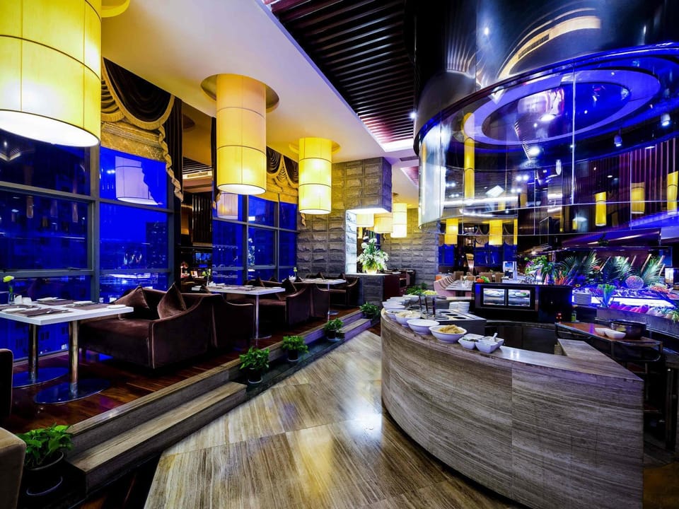 Property building, Restaurant/places to eat