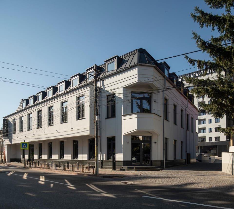 Property building, Day, Neighbourhood