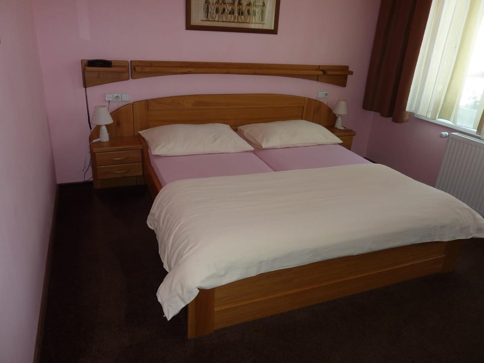 Day, Photo of the whole room