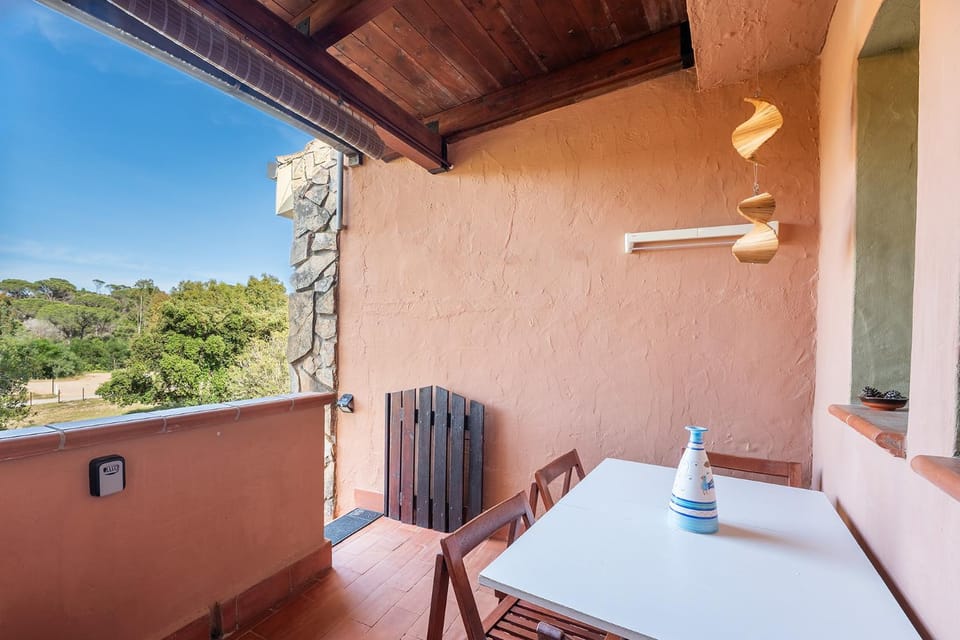 View (from property/room), Balcony/Terrace, Dining area
