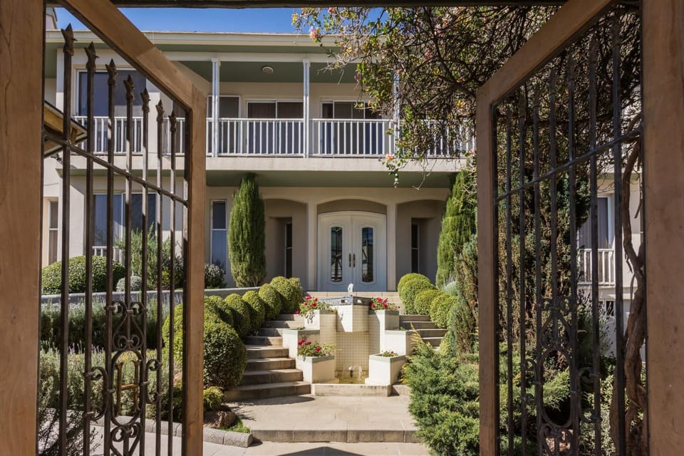 Property building, Facade/entrance