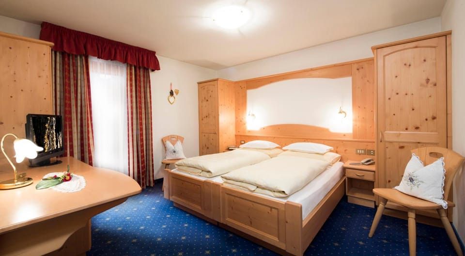 B&B Residence Adria Apartment hotel in Corvara