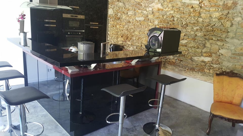 Communal lounge/ TV room, TV and multimedia, Coffee/tea facilities, Kitchen or kitchenette