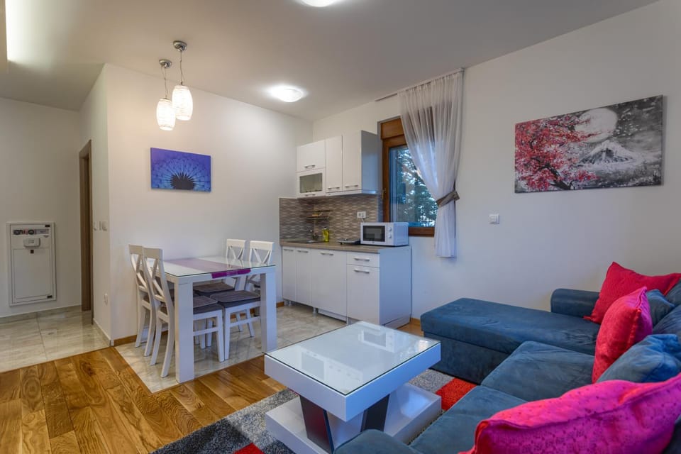 Living room, Dining area
