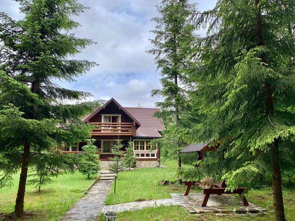 Guta Land House in Ukraine