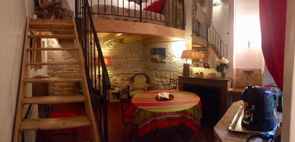 Property building, Lounge or bar, Dining area