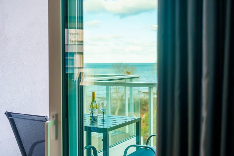 Balcony/Terrace, Living room, Seating area, Sea view