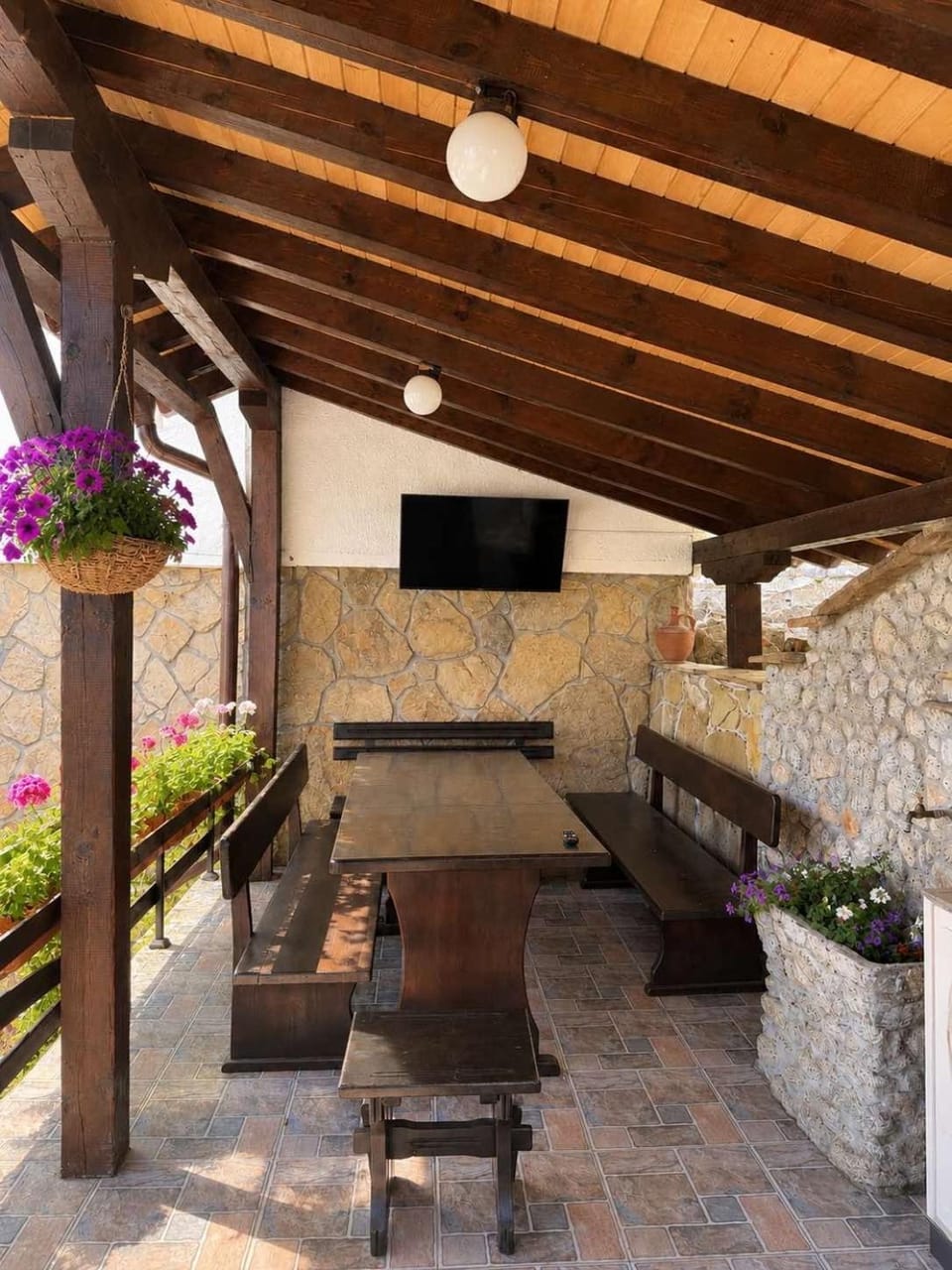 BBQ facilities, TV and multimedia