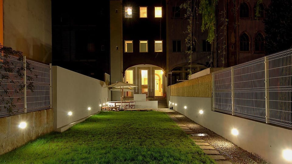 Facade/entrance, Night, Garden, Garden