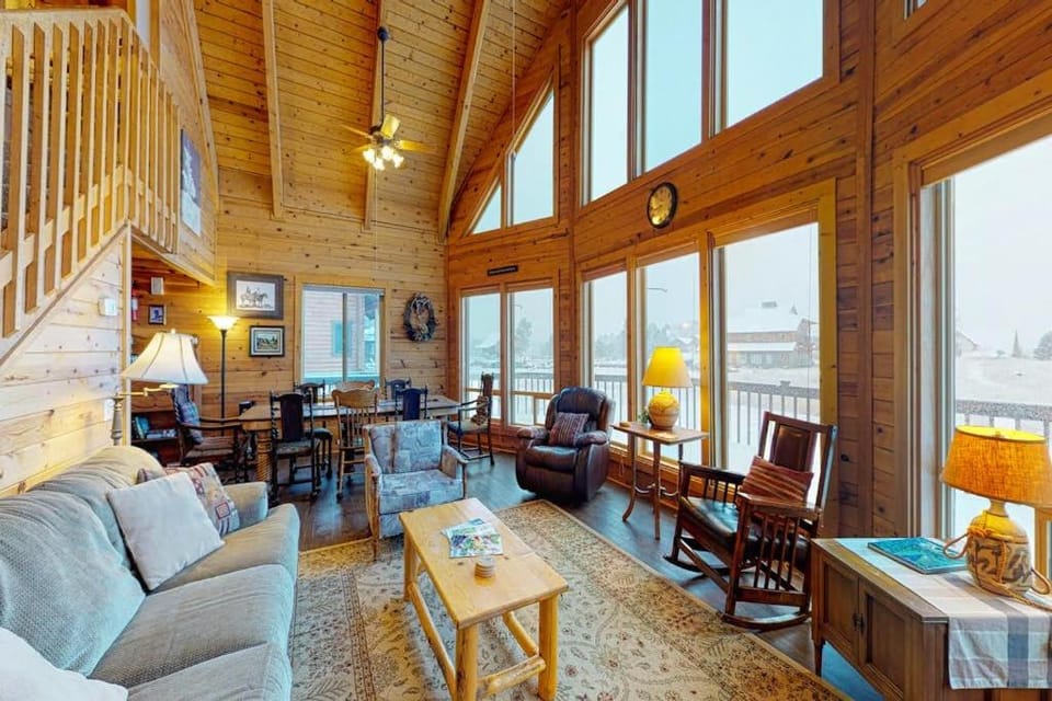 Kick Back Cabin Cabin in Colorado