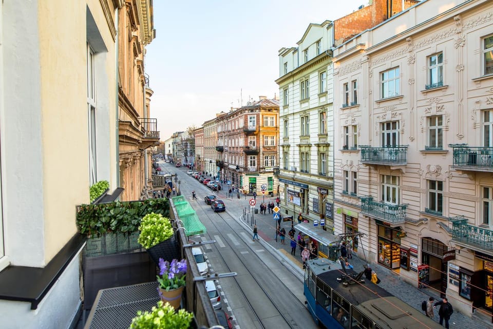 Balcony/Terrace, City view, Street view