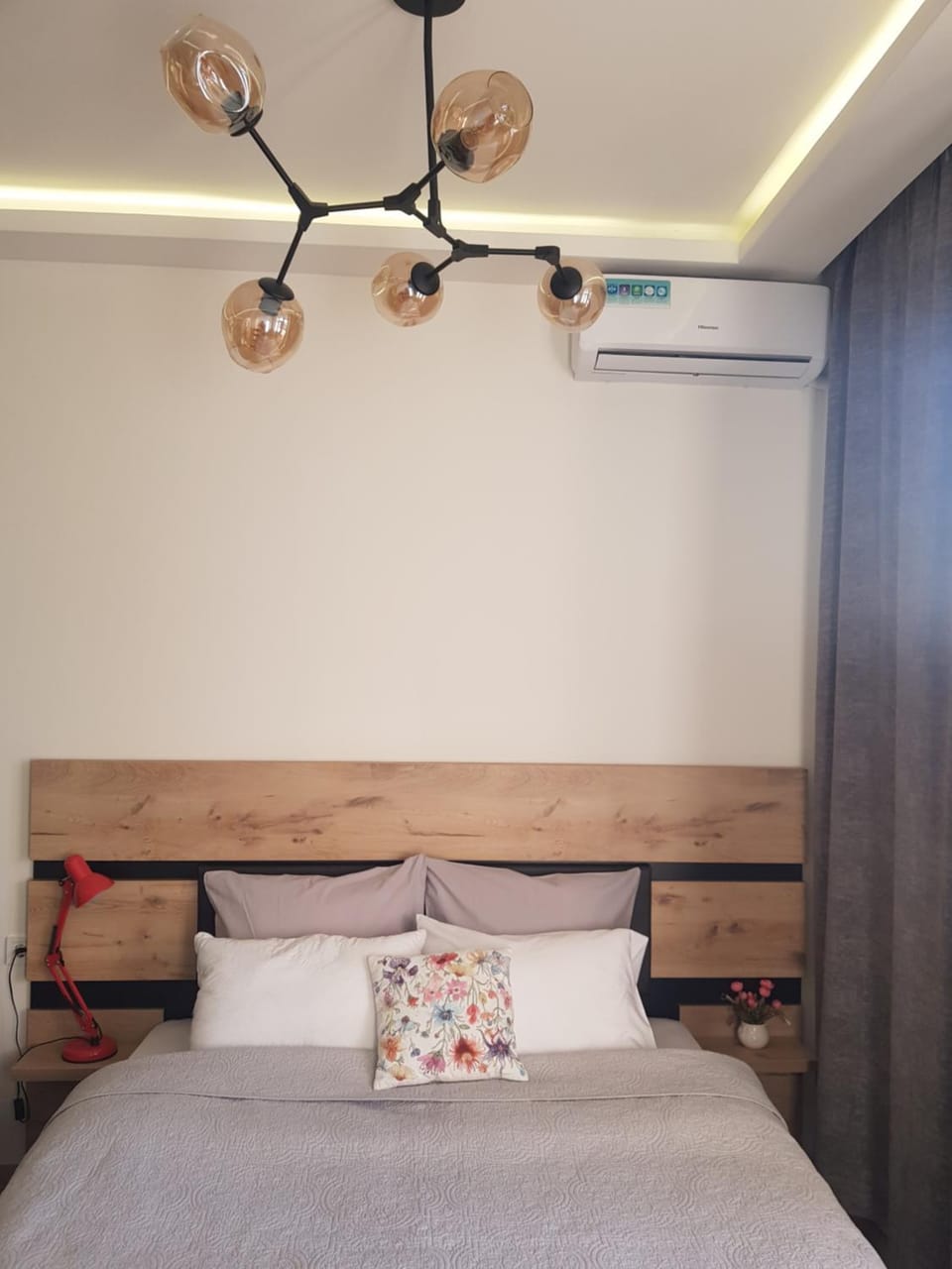 Bed, Bedroom, air conditioner