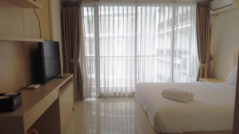 Strategic Studio Apartment at Beverly Dago with Mountain View By Travelio Apartment in Bandung