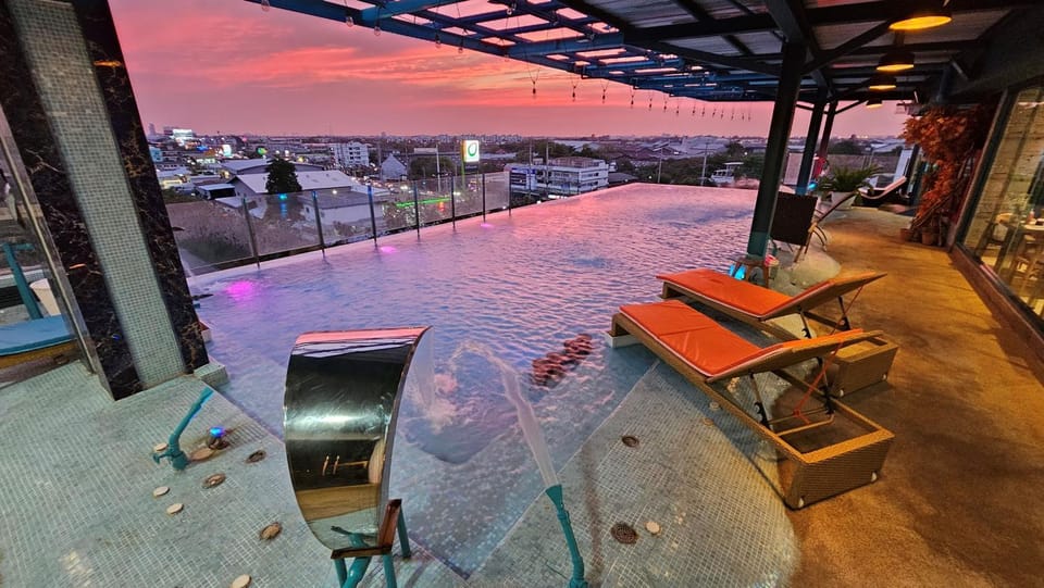 Natural landscape, View (from property/room), Balcony/Terrace, Evening entertainment, Pool view, Swimming pool, sunbed