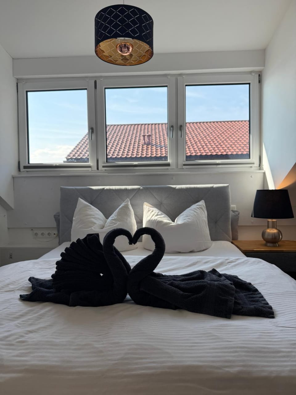 Bed, Photo of the whole room, Bedroom, towels