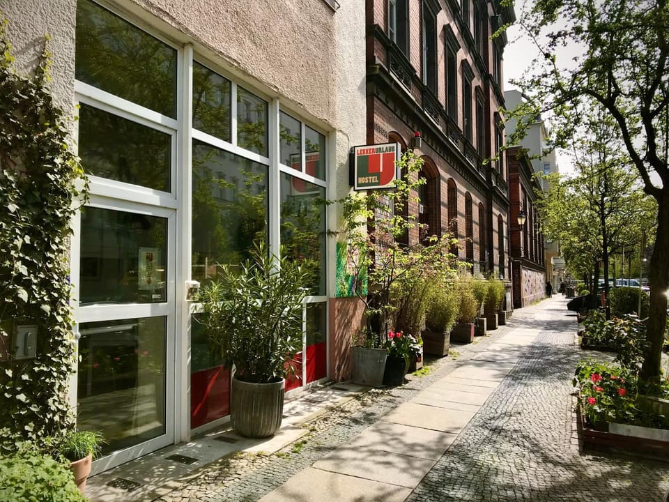 Property building, Spring, Day, Neighbourhood, Street view