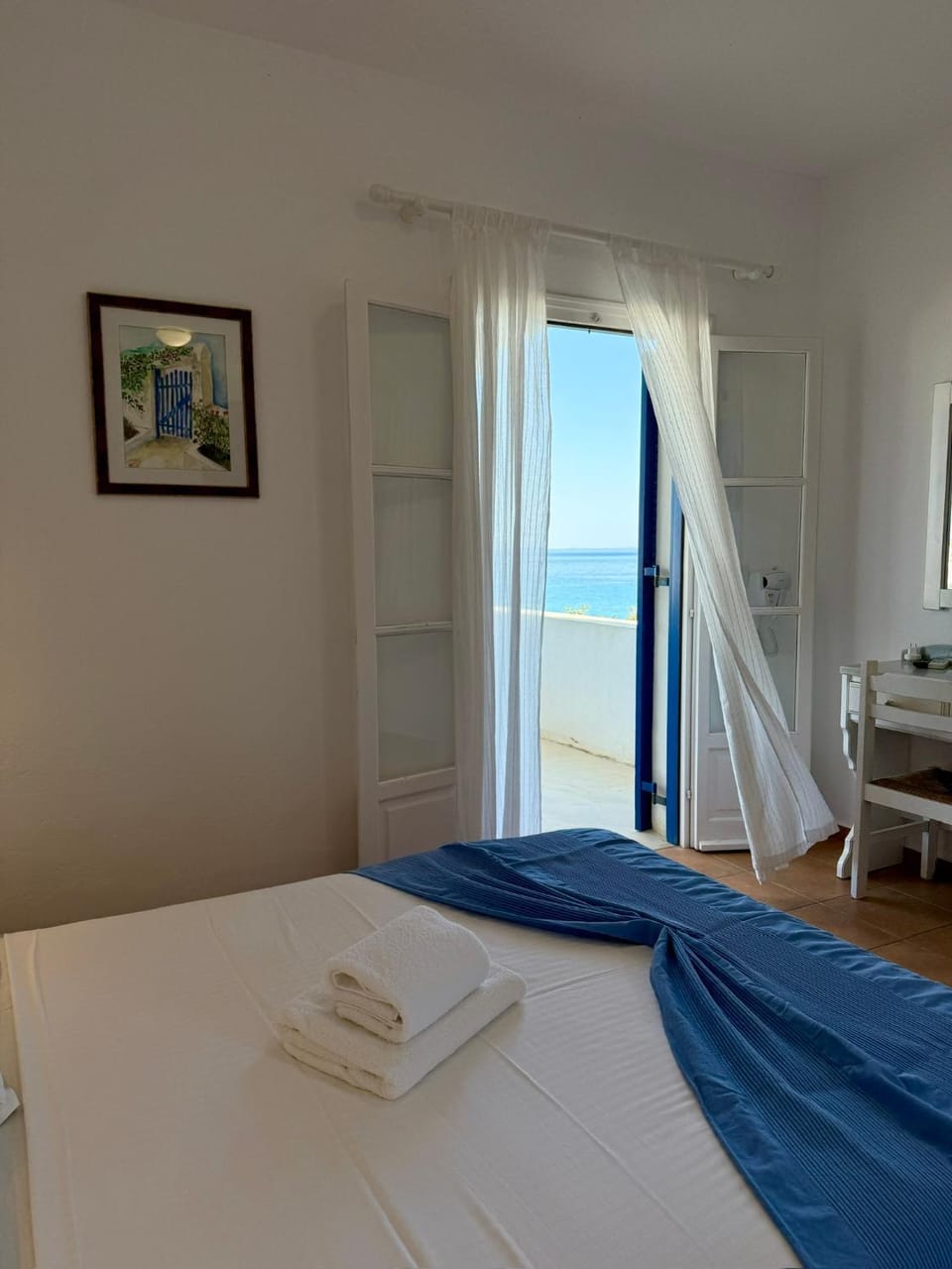 Bed, Bedroom, Sea view
