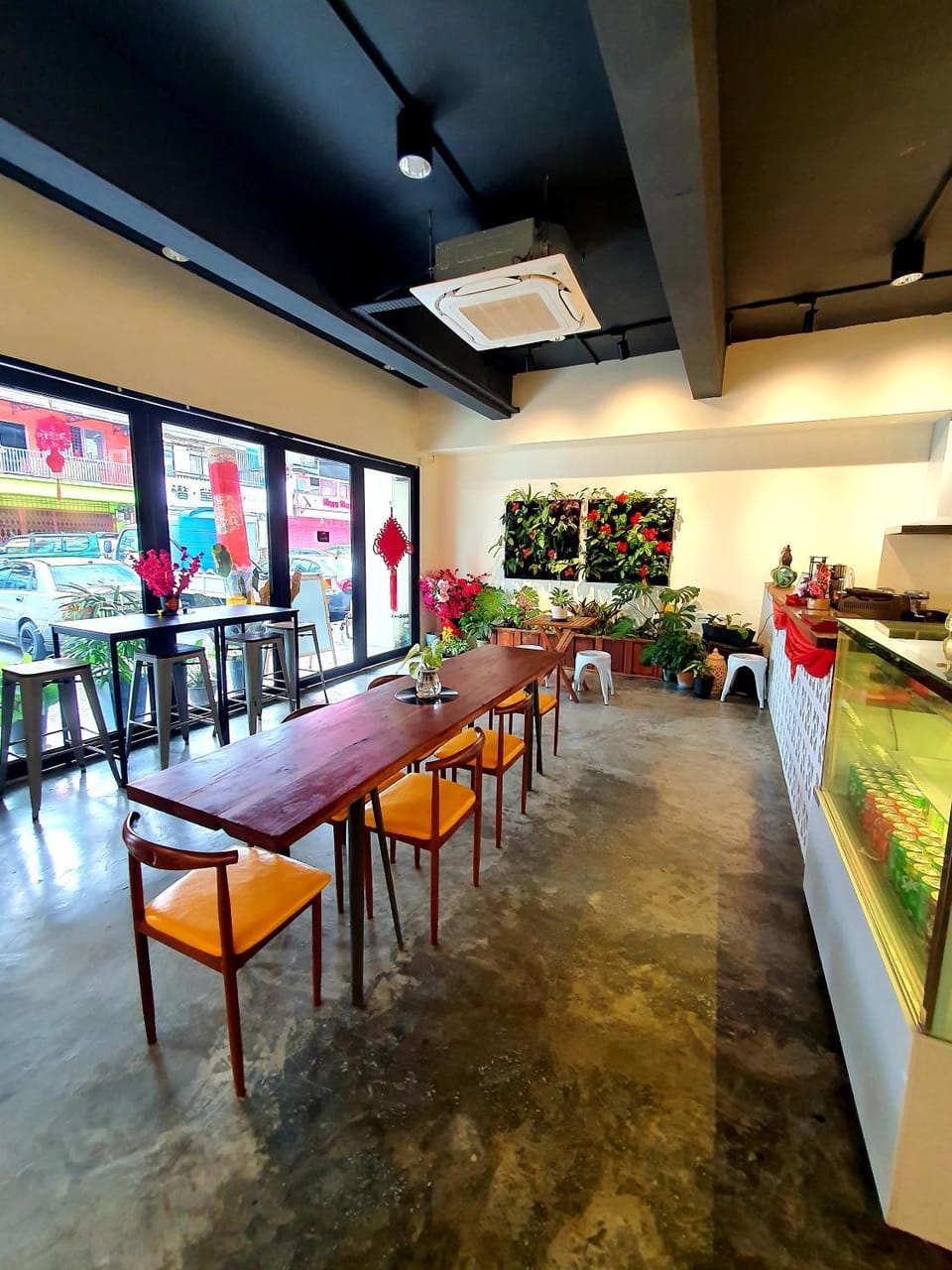 Property building, Restaurant/places to eat, Coffee/tea facilities, Food and drinks, Food, Breakfast