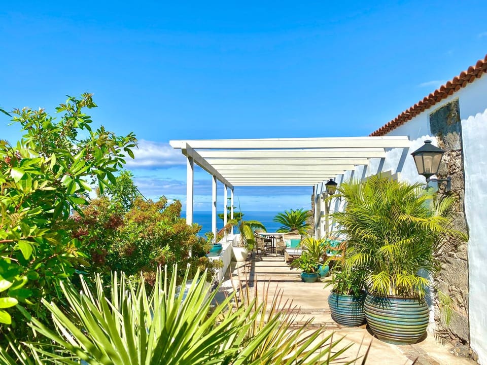 Day, Natural landscape, Garden, Balcony/Terrace, Garden view, Sea view