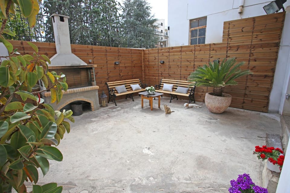 Patio, Inner courtyard view