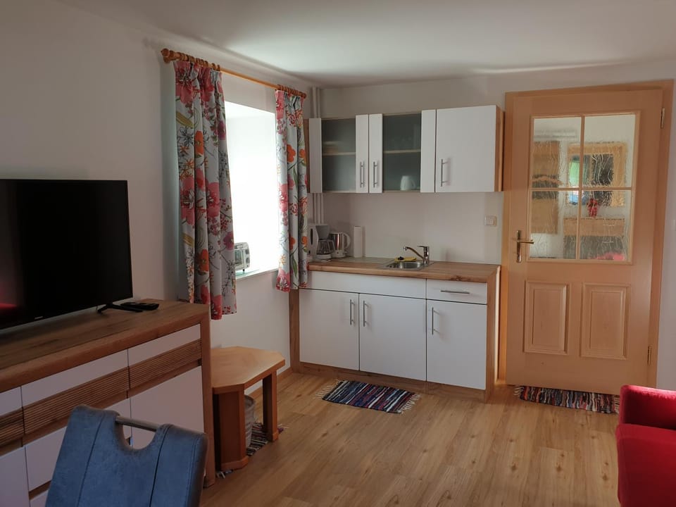 TV and multimedia, Kitchen or kitchenette