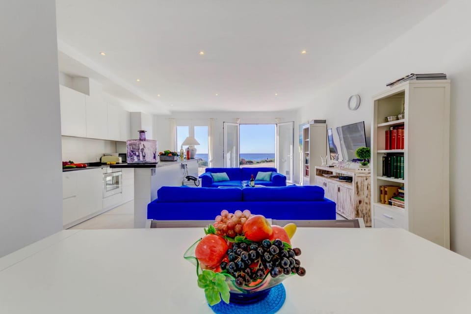 Kitchen or kitchenette, Living room, Living room
