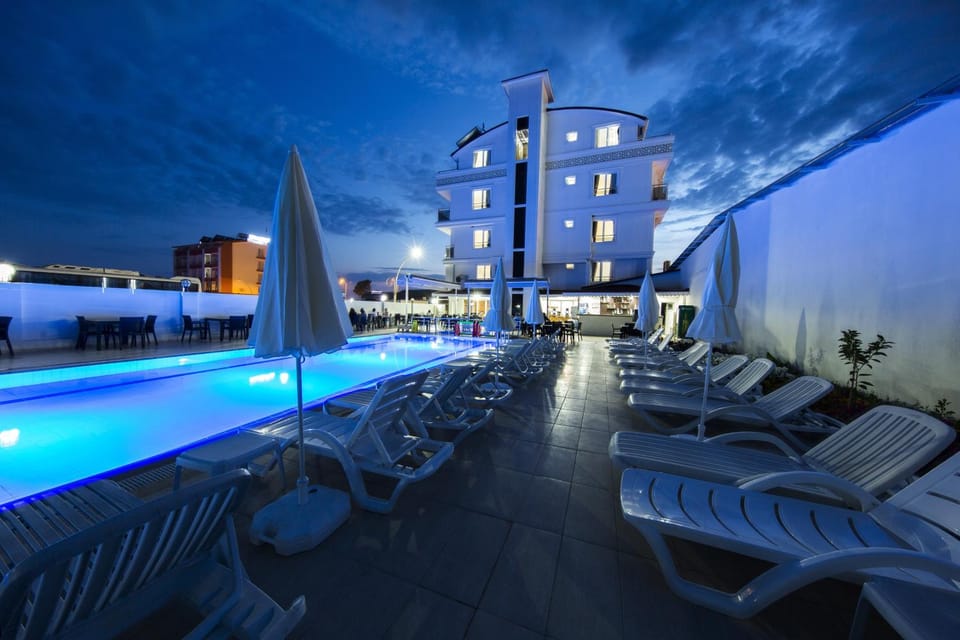 Balcony/Terrace, Swimming pool, Swimming pool
