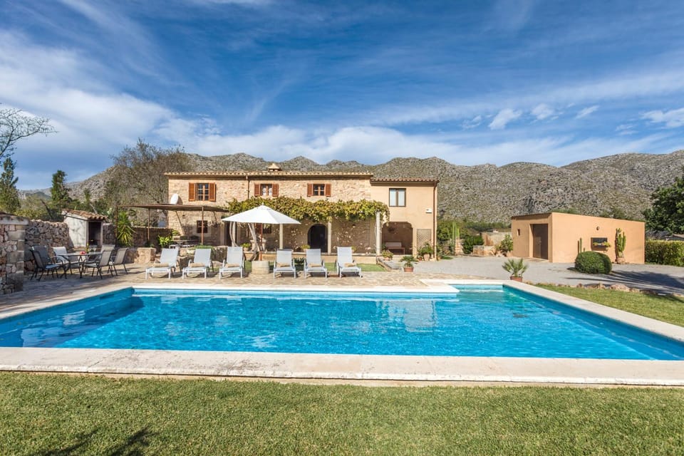 Property building, Garden, Garden view, Mountain view, Pool view, Swimming pool, Swimming pool, sunbed