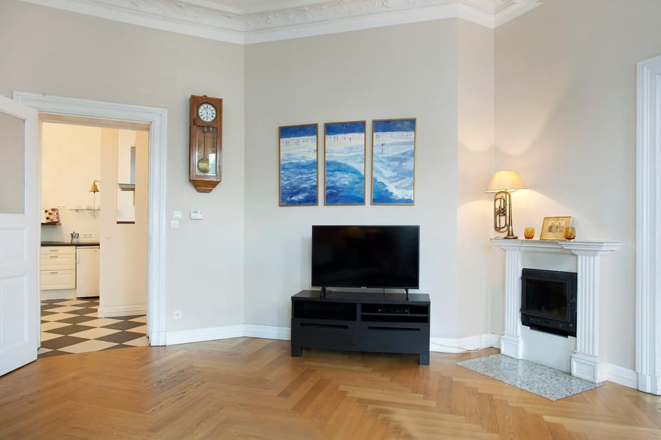 TV and multimedia, Living room, Seating area