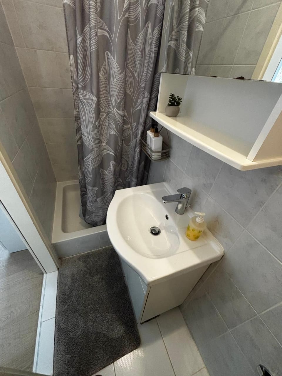 Shower, Bathroom