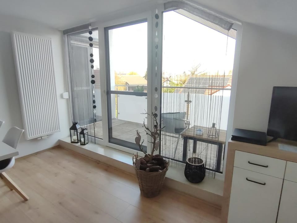 Natural landscape, TV and multimedia, View (from property/room), Balcony/Terrace, Dining area