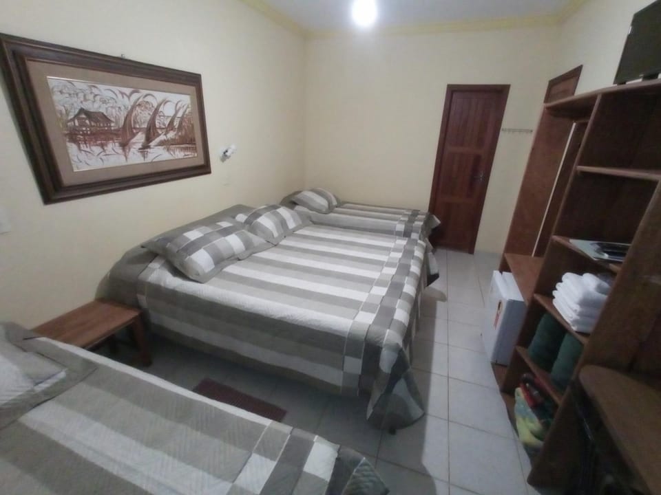 Bed, TV and multimedia, Bedroom