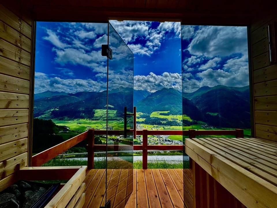 Sauna, Spa and wellness centre/facilities, Swimming pool