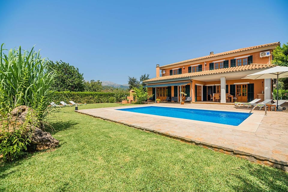Property building, Garden, Garden view, Pool view, Swimming pool, sunbed