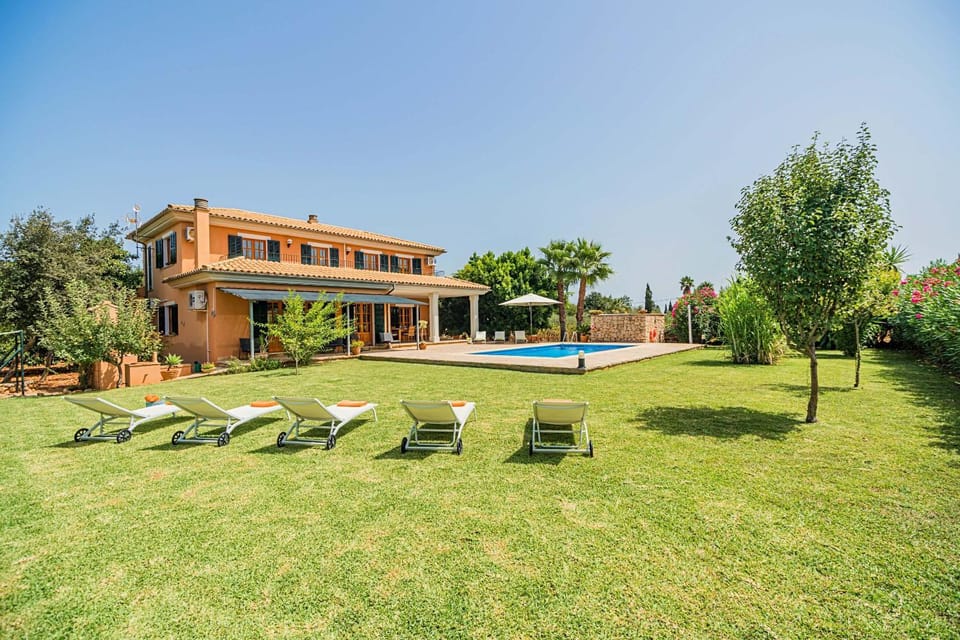 Property building, Garden, Garden view, Pool view, Swimming pool, sunbed