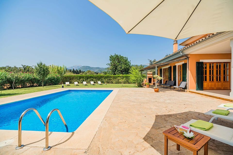 Property building, Garden, Garden view, Pool view, Swimming pool, sunbed