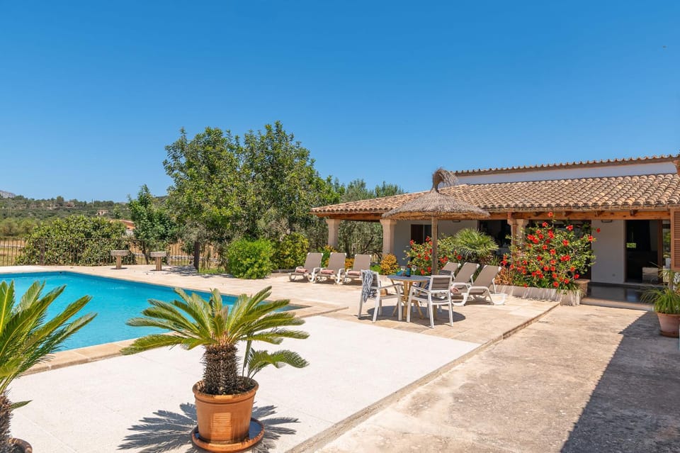 Property building, Day, Natural landscape, Garden, Garden view, Pool view, Swimming pool, sunbed