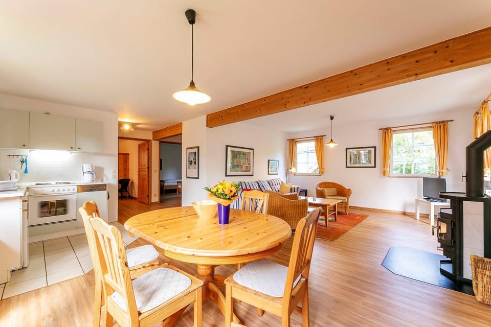 Living room, Decorative detail, Seating area, Dining area, Facility for disabled guests