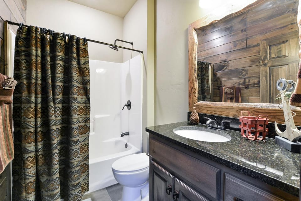 WaterMill Cove Resort Lakefront Lodge By Silver Dollar City 2 POOLS Dock House in Indian Point